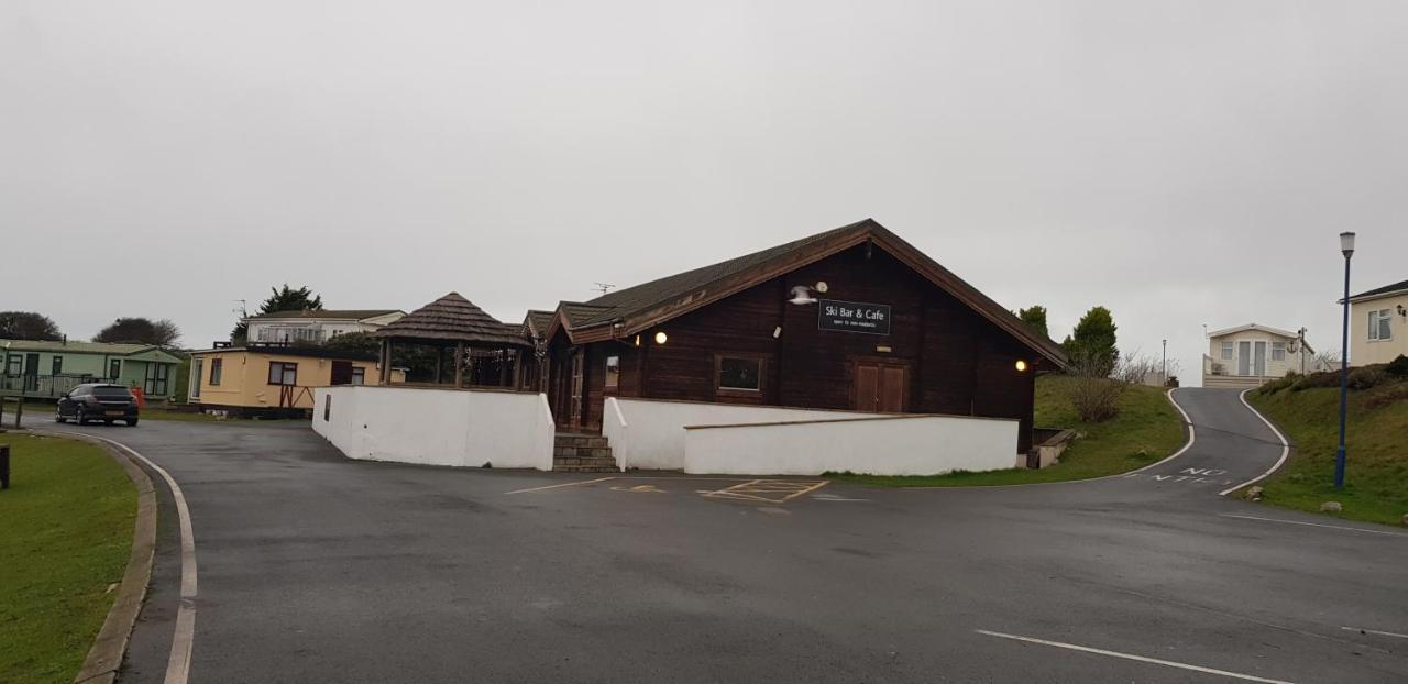 Port Haverigg Marina Village Милъм Екстериор снимка