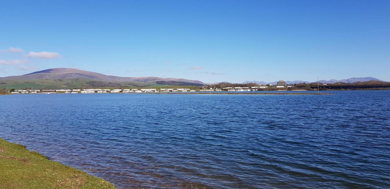 Port Haverigg Marina Village Милъм Екстериор снимка