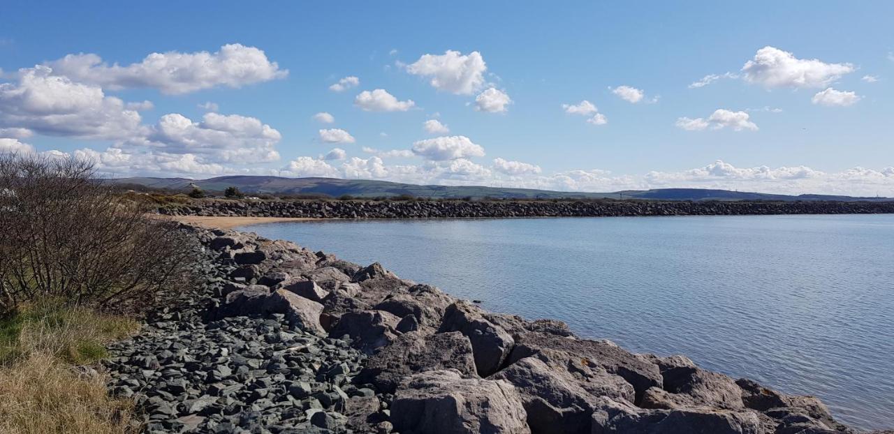 Port Haverigg Marina Village Милъм Екстериор снимка